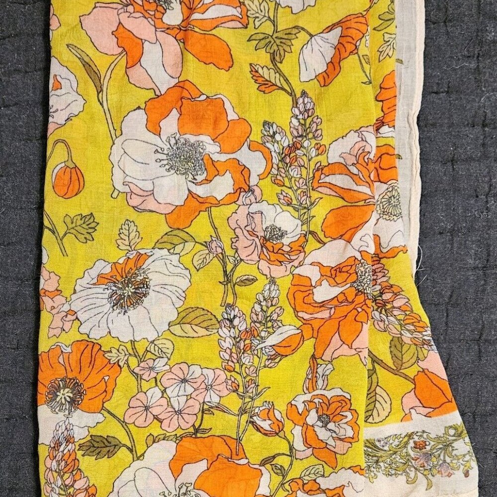 Anthropologie scarf women's floral pink orange poppies rayon 34x34" no damage